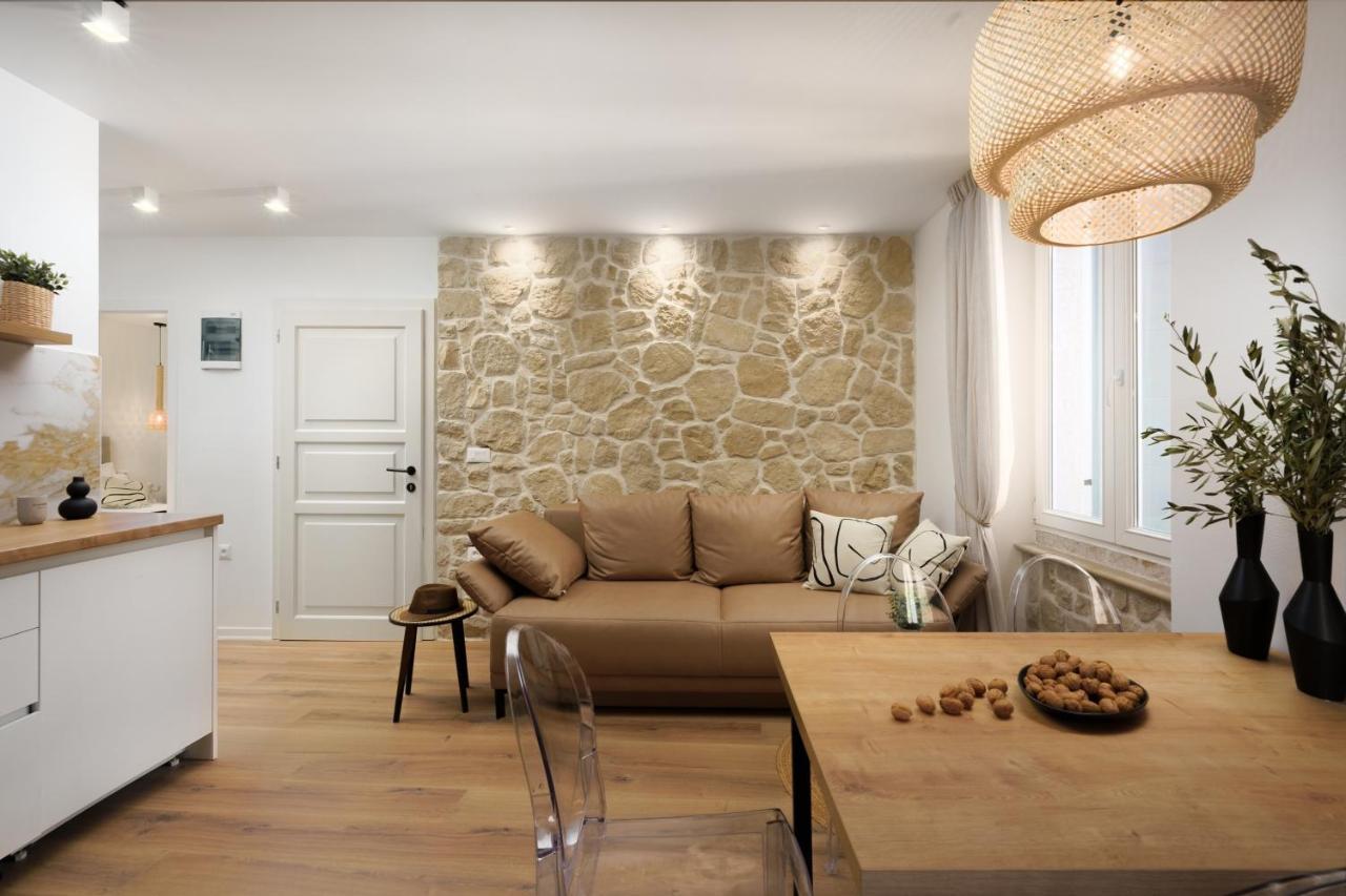 Apartment City Walls In Old Town Of Rovinj Eksteriør billede
